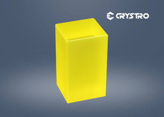 Cer Gd3Al2Ga3O12: Lackierter Kristall des Gadolinium-Aluminiumgallium-Granats-GAGG